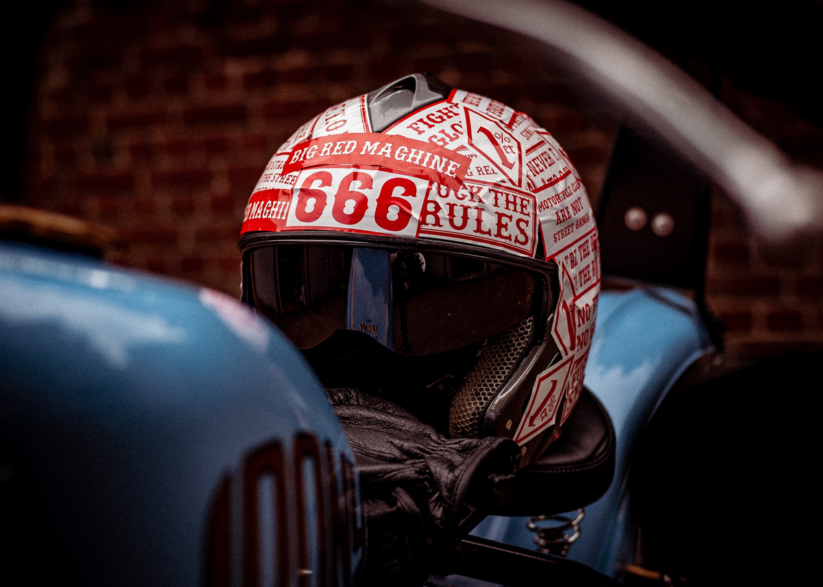 SUPPORT 81 STICKER